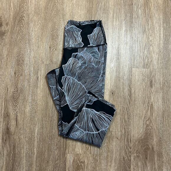 The North Face Motivation High Rise Crop Tights Size Large - Picture 1 of 6